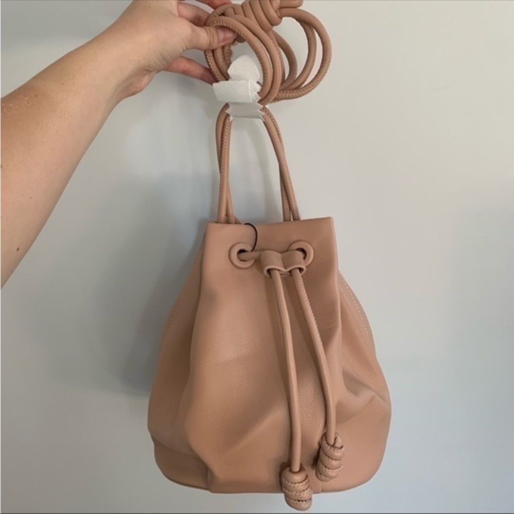 ZARA Minimalist Knotted Bucket Bag 6340/510